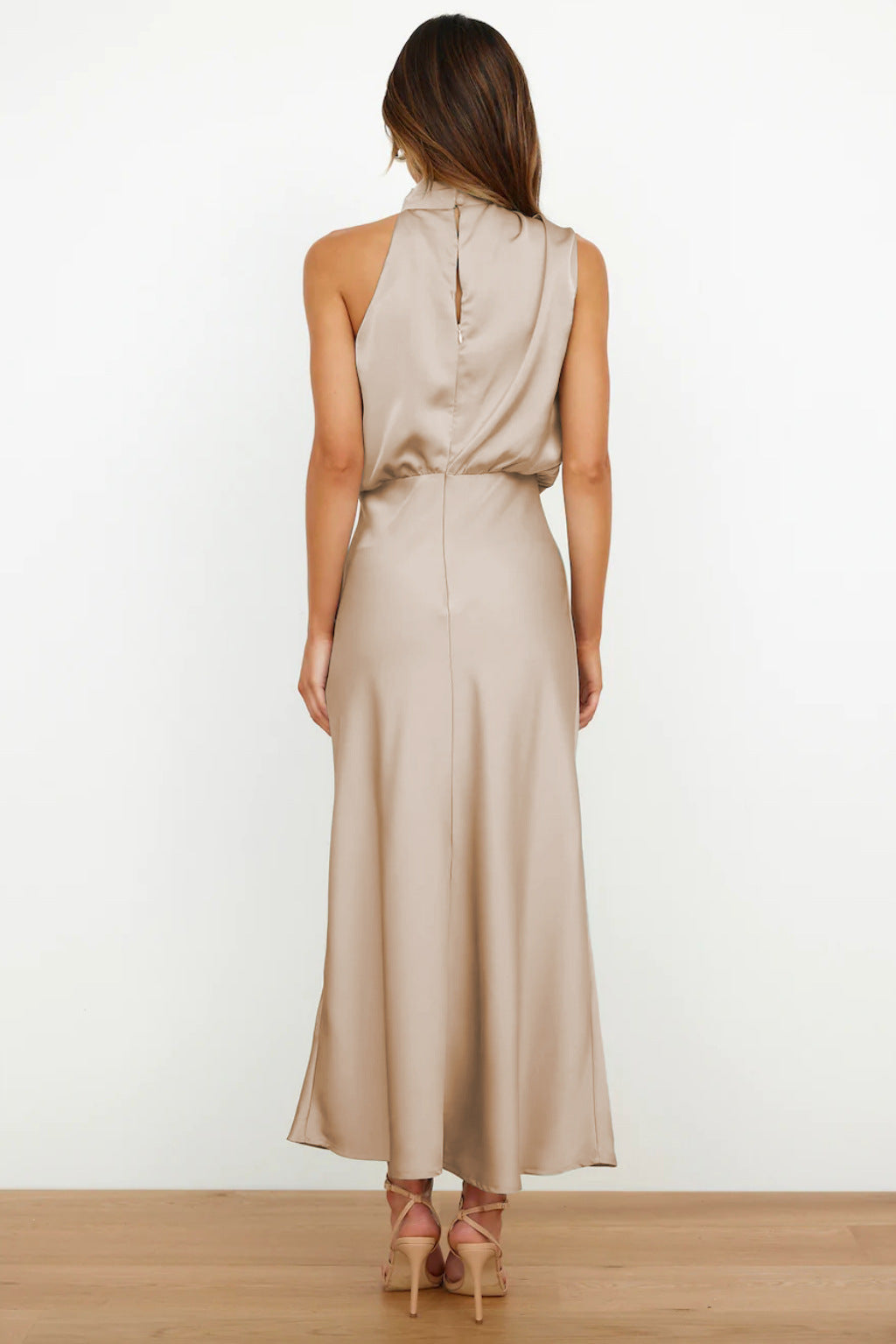 Valeria™ | Elegant Halter Neck Long Dress for Any Occasion