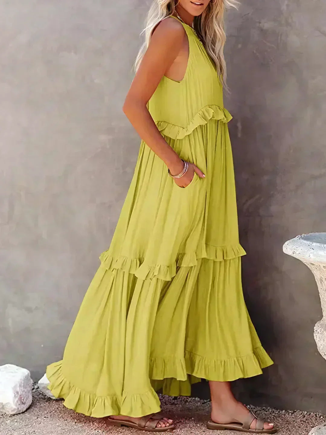 Sarah | Elegant Halter Maxi Dress with Ruffles, Perfect for Summer