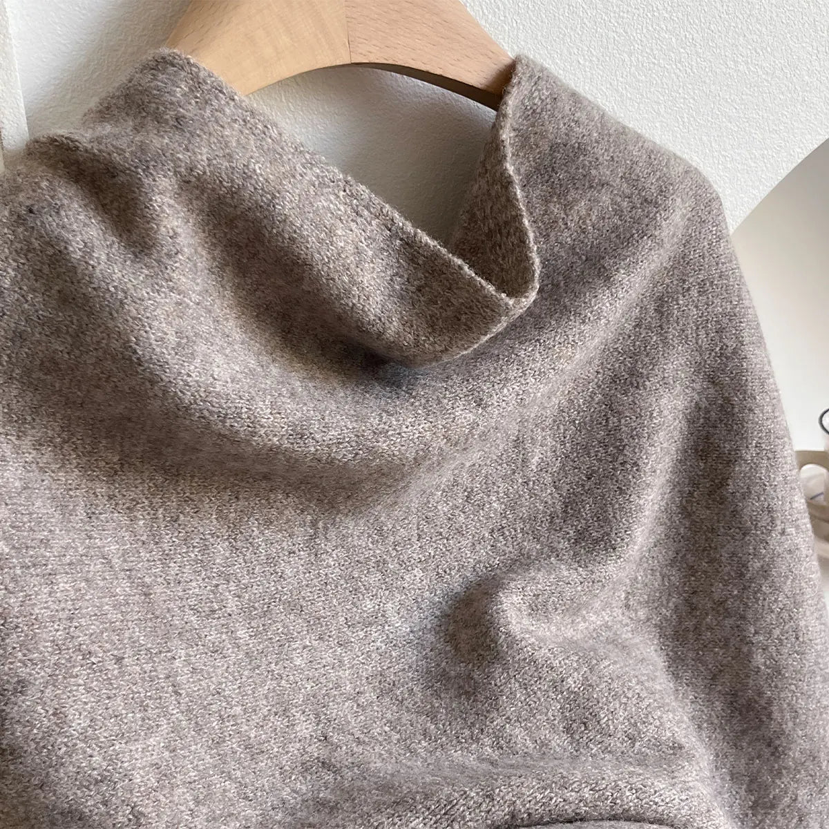 Rose™ | Cozy autumn scarf for warmth and style