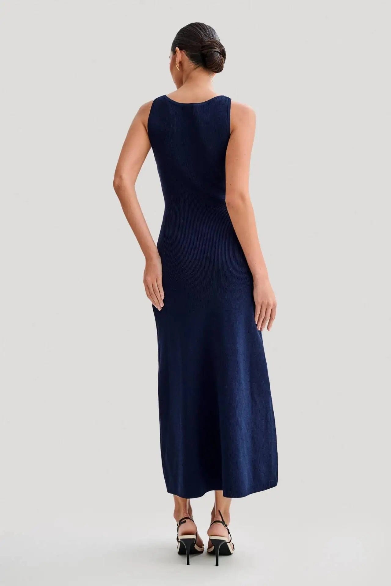 BÉRI | Cozy, Stylish, Versatile Knitted Dress for All Occasions