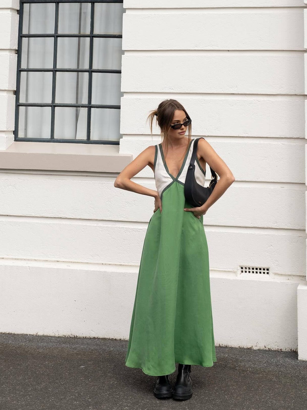 RENATA | Elegant V-Neck Dress for Any Occasion